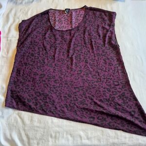 Torrid women's size 3 or 3X purple leopard print asymetric bottom blouse EUC
